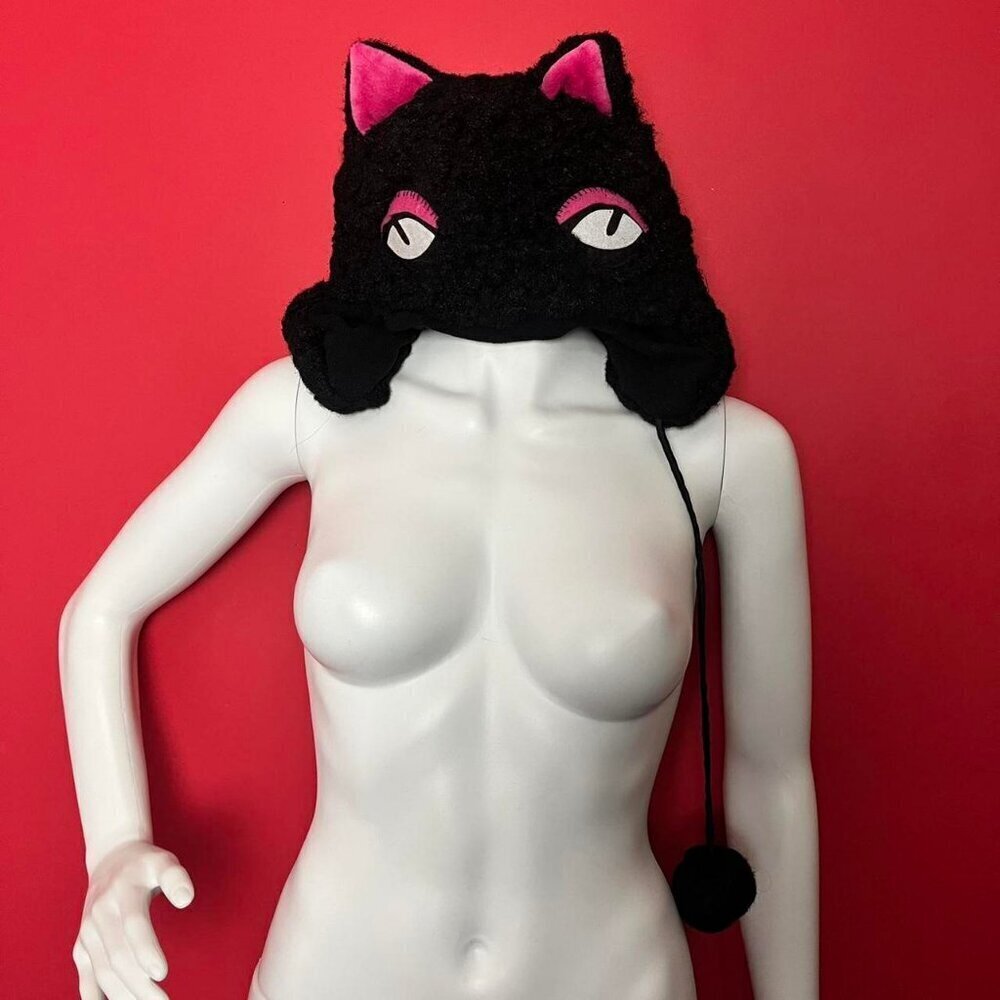 Black and pink kitty beanie 🖤🩷​​​​​